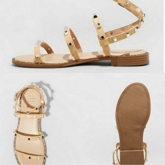 A New Day Tan Leather Metallic Silver Studded Astrid
Strappy Flat Sandals Sz 11 - Picture 2 of 6